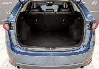 Подержанный автомобиль Mazda CX-5 2020 года (10 фото)