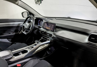 Подержанный автомобиль Geely Coolray 2022 года (10 фото)