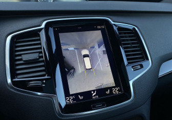 Подержанный автомобиль Volvo XC90 2017 года (18 фото)