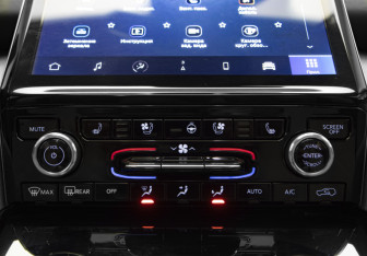 Подержанный автомобиль Jeep Grand Cherokee 2022 года (22 фото)