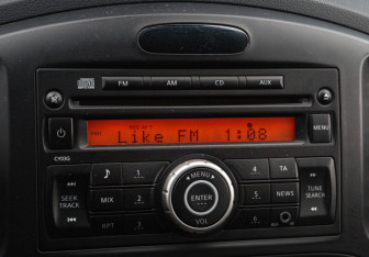 Подержанный автомобиль Nissan Juke 2011 года (14 фото)