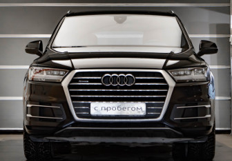Подержанный автомобиль Audi Q7 2019 года (2 фото)
