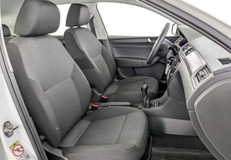 Подержанный автомобиль Skoda Rapid Liftback 2019 года (22 фото)