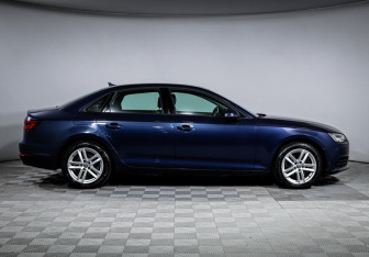 Подержанный автомобиль Audi A4 Sedan 2018 года (4 фото)