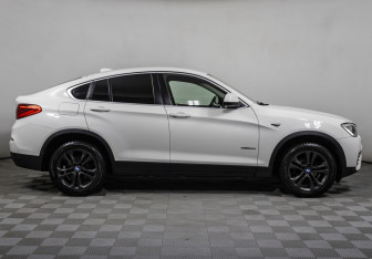 Подержанный автомобиль BMW X4 2016 года (4 фото)