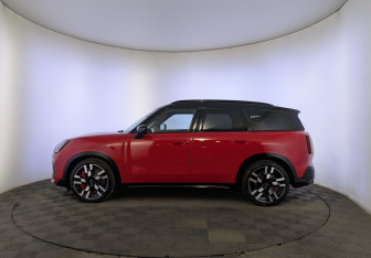Подержанный автомобиль MINI Countryman 2024 года (8 фото)