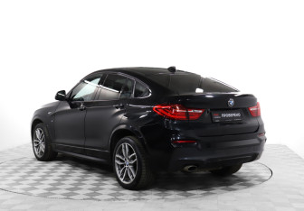 Подержанный автомобиль BMW X4 2018 года (7 фото)
