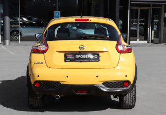 Подержанный автомобиль Nissan Juke 2017 года (6 фото)