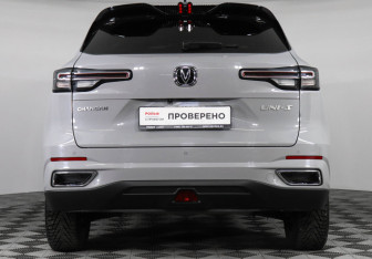 Подержанный автомобиль Changan UNI-S 2024 года (6 фото)