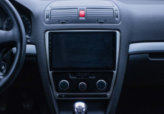 Подержанный автомобиль Skoda Octavia Liftback 2008 года (14 фото)