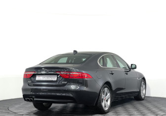 Подержанный автомобиль Jaguar XF Sedan 2019 года (5 фото)