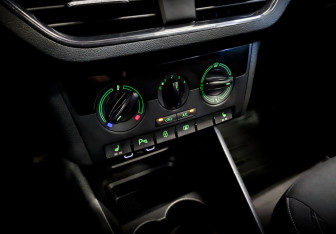 Подержанный автомобиль Skoda Rapid Liftback 2021 года (26 фото)