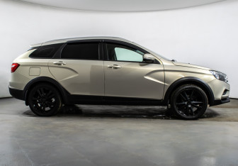 Подержанный автомобиль LADA (ВАЗ) Vesta Wagon 2019 года (4 фото)