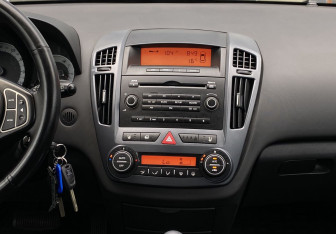 Подержанный автомобиль Kia Ceed Wagon 2008 года (11 фото)
