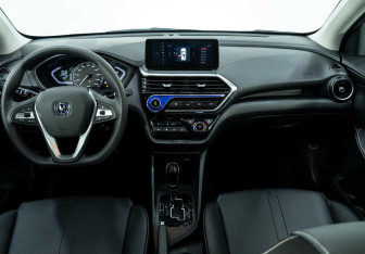 Подержанный автомобиль Changan Alsvin 2023 года (9 фото)