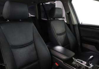 Подержанный автомобиль BMW X3 2016 года (16 фото)