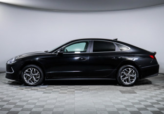 Подержанный автомобиль Hyundai Sonata 2020 года (8 фото)