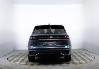 Подержанный автомобиль Geely Monjaro 2023 года (6 фото)