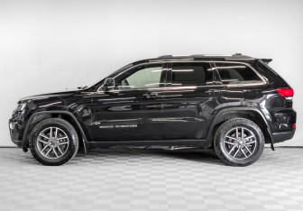 Подержанный автомобиль Jeep Grand Cherokee 2021 года (8 фото)