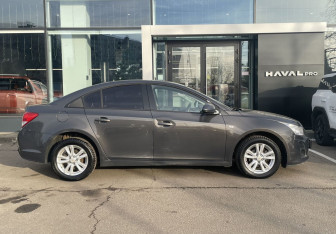 Подержанный автомобиль Chevrolet Cruze Sedan 2012 года (4 фото)