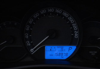 Подержанный автомобиль Toyota Auris Hatchback 2013 года (12 фото)