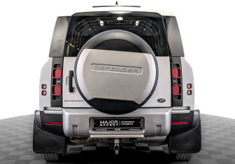 Подержанный автомобиль Land Rover Defender Suv 2021 года (6 фото)