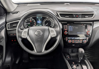 Подержанный автомобиль Nissan X-Trail 2015 года (21 фото)