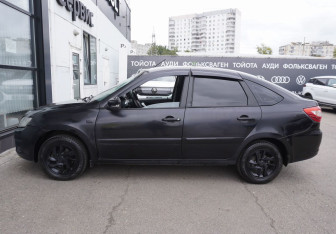 Подержанный автомобиль LADA (ВАЗ) Granta Liftback 2015 года (8 фото)