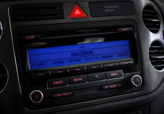 Подержанный автомобиль Volkswagen Tiguan 2008 года (16 фото)