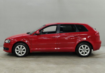 Подержанный автомобиль Audi A3 Hatchback 2008 года (8 фото)