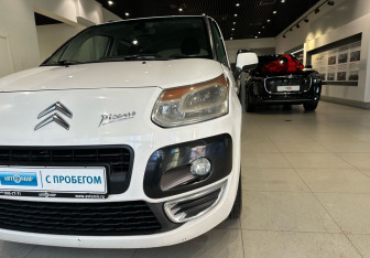 Подержанный автомобиль Citroen C3 Picasso 2012 года (8 фото)