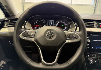 Подержанный автомобиль Volkswagen Passat Wagon 2019 года (14 фото)