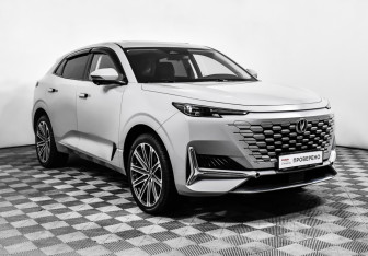 Подержанный автомобиль Changan UNI-K 2024 года (3 фото)