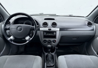 Подержанный автомобиль Chevrolet Lacetti Wagon 2007 года (12 фото)