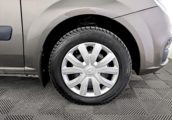 Подержанный автомобиль LADA (ВАЗ) Largus Wagon 2025 года (18 фото)