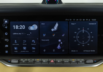 Подержанный автомобиль Voyah Free 2023 года (18 фото)