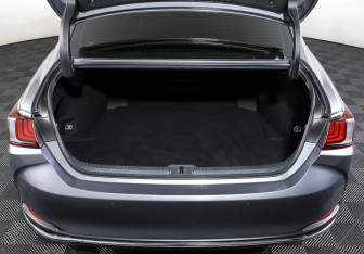 Подержанный автомобиль Lexus ES 2021 года (10 фото)