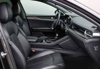 Подержанный автомобиль Kia K5 2021 года (10 фото)