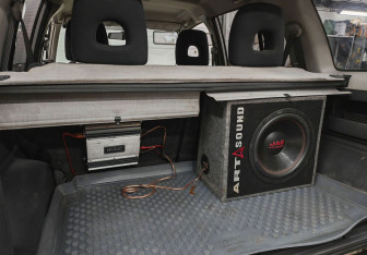 Подержанный автомобиль Suzuki Grand Vitara 2003 года (13 фото)