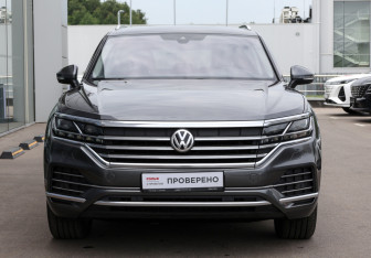 Подержанный автомобиль Volkswagen Touareg 2020 года (2 фото)