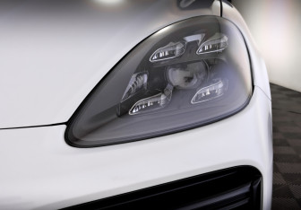 Подержанный автомобиль Porsche Cayenne 2020 года (17 фото)