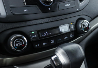 Подержанный автомобиль Honda CR-V 2013 года (10 фото)