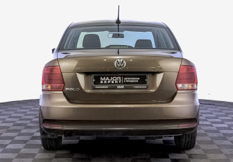 Подержанный автомобиль Volkswagen Polo Sedan 2017 года (6 фото)