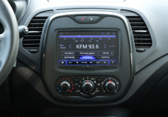 Подержанный автомобиль Renault Kaptur 2018 года (14 фото)