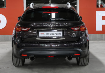 Подержанный автомобиль Infiniti FX 2012 года (6 фото)