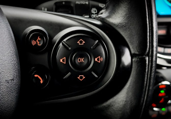 Подержанный автомобиль MINI Hatch 2021 года (28 фото)