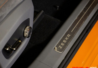 Подержанный автомобиль Zeekr 001 2023 года (25 фото)