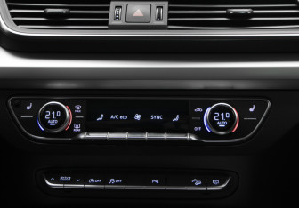 Подержанный автомобиль Audi Q5 2020 года (23 фото)