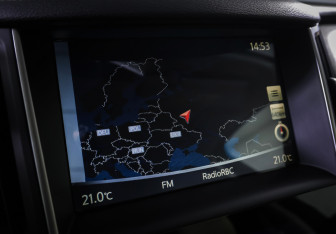 Подержанный автомобиль Infiniti Q50 2014 года (18 фото)