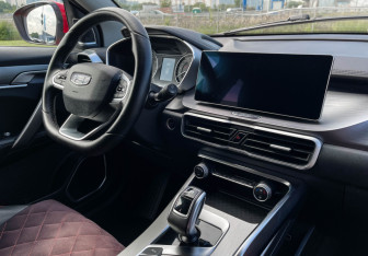 Подержанный автомобиль Geely Coolray 2020 года (9 фото)